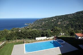 Theta Hotel