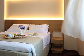 Theta Hotel