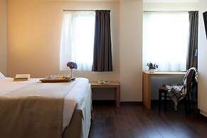 Theta Hotel