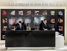 H10 Art Gallery