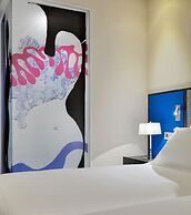 H10 Art Gallery