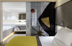 H10 Art Gallery