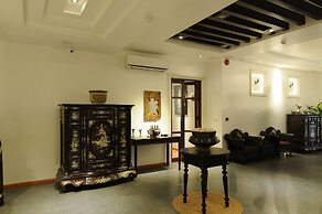 La Rose Suites