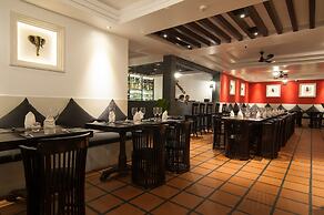 La Rose Suites