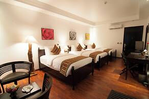 La Rose Suites