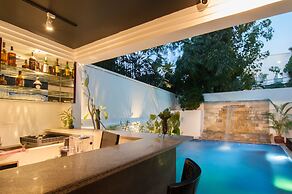 La Rose Suites