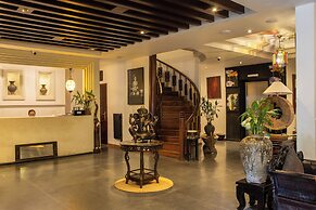 La Rose Suites