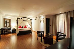 La Rose Suites