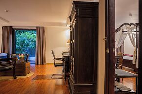 La Rose Suites