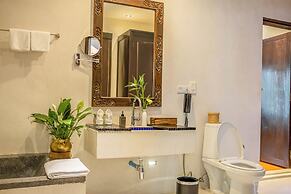 La Rose Suites