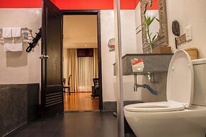 La Rose Suites