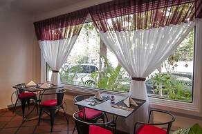 La Rose Suites