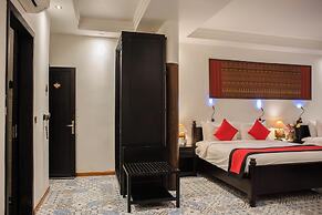 La Rose Suites