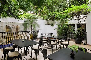 La Rose Suites