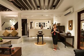 La Rose Suites