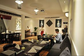 La Rose Suites