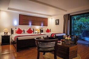La Rose Suites