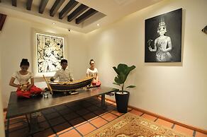 La Rose Suites