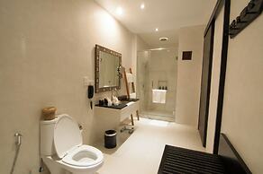 La Rose Suites