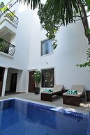 La Rose Suites