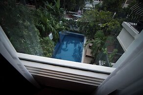 La Rose Suites