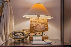 La Rose Suites