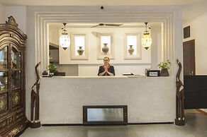 La Rose Suites