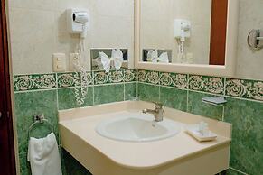 Hotel Plaza Colonial