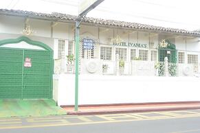Hotel Ivania's
