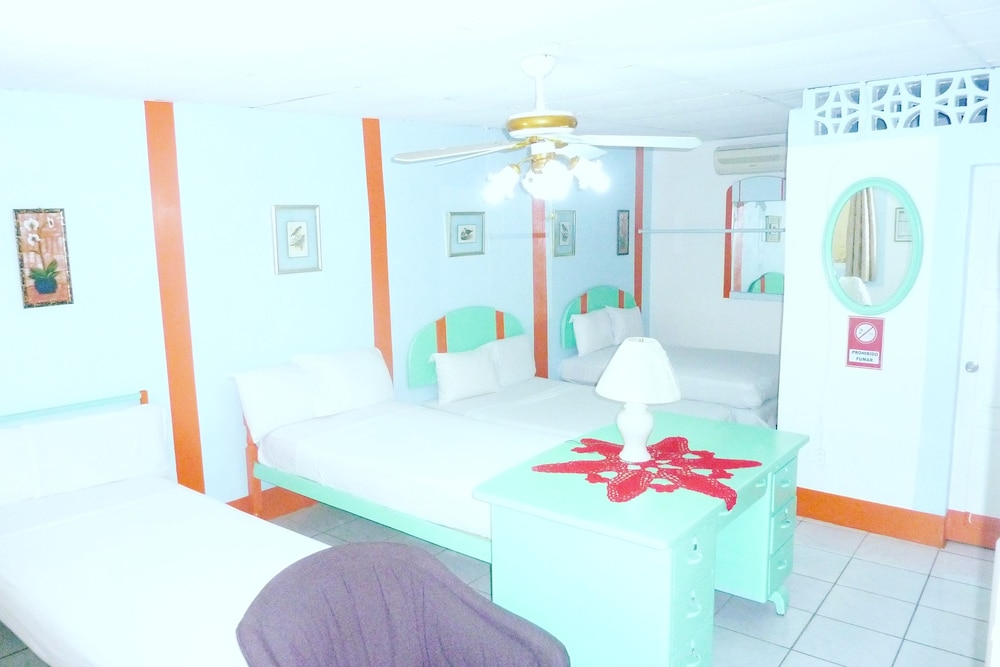 Hotel Ivania's