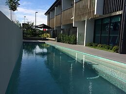The Glen Hotel & Suites