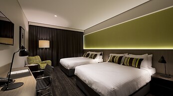 The Glen Hotel & Suites