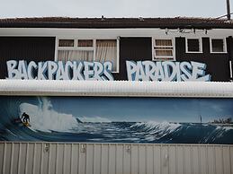 Backpackers In Paradise Resort - Hostel