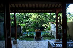 Segening Villa