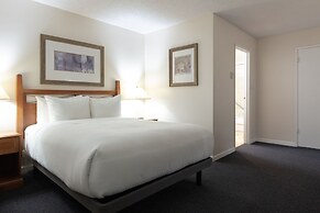 Robin Hood Inn & Suites