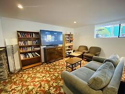 Robin Hood Inn & Suites