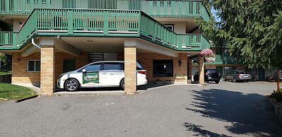 Robin Hood Inn & Suites