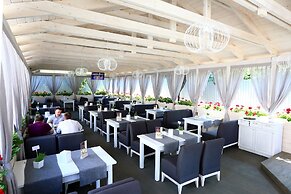 Kupava Deluxe Hotel