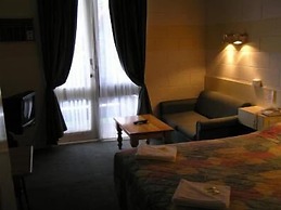Pathfinder Motel