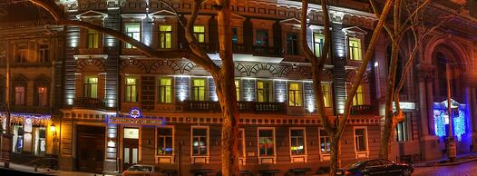 Metro Hotel Apartments