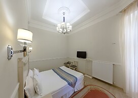 Metro Hotel Apartments