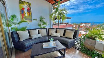 Paloma Del Mar