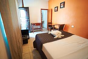 Golden Paradise Hostel