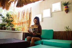 Golden Paradise Hostel