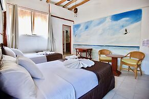 Golden Paradise Hostel