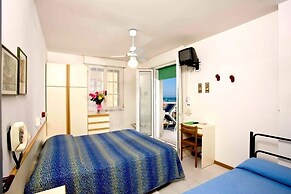 Hotel Sayonara