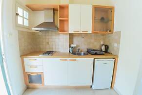 Avra Paradise Aparthotel