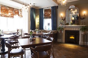 Royal Ship Hotel