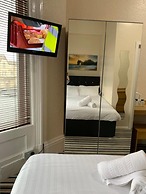 OYO Wave Crest Hotel