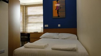 OYO Wave Crest Hotel